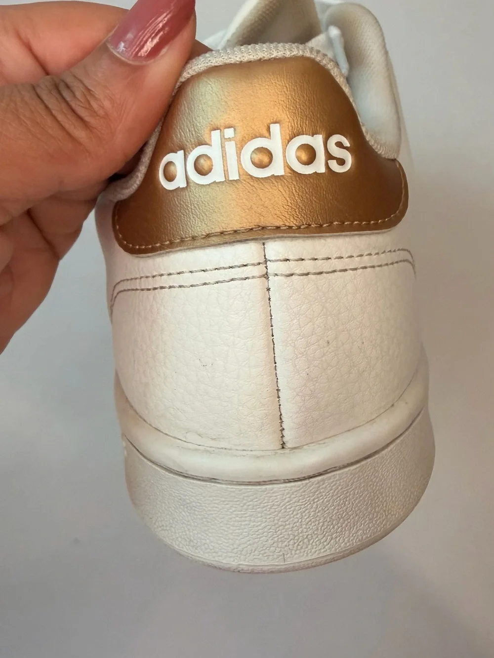 adidas Stan smith White Sneakers with gold Heel Trim sz women 10